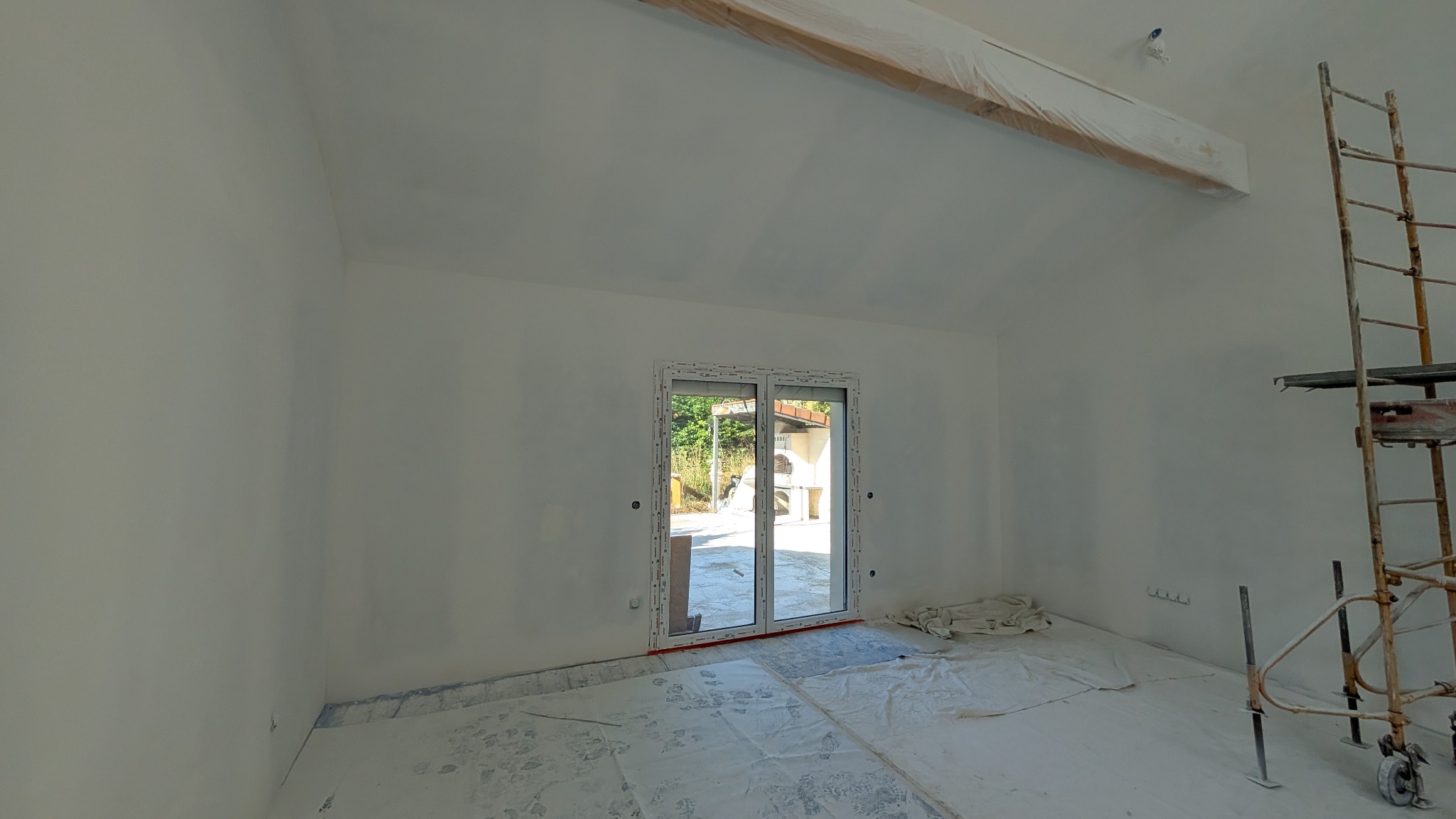 Travaux dans la pièce de vie.