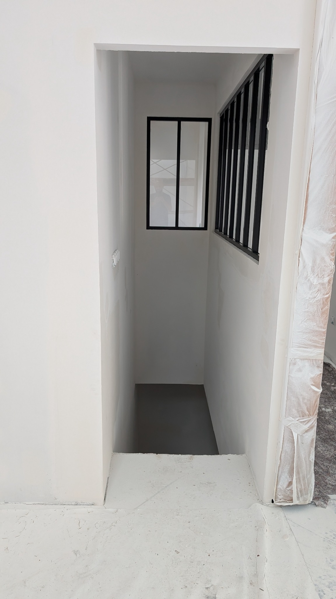 Pose des verrières de la cage d’escalier.