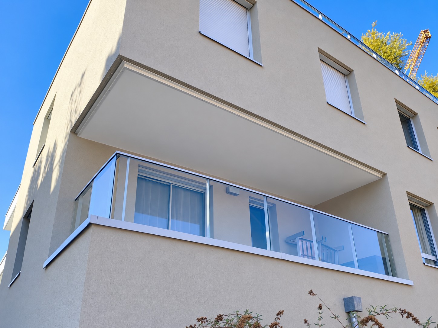 Vue d’ensemble du plafond de balcon après réfection.