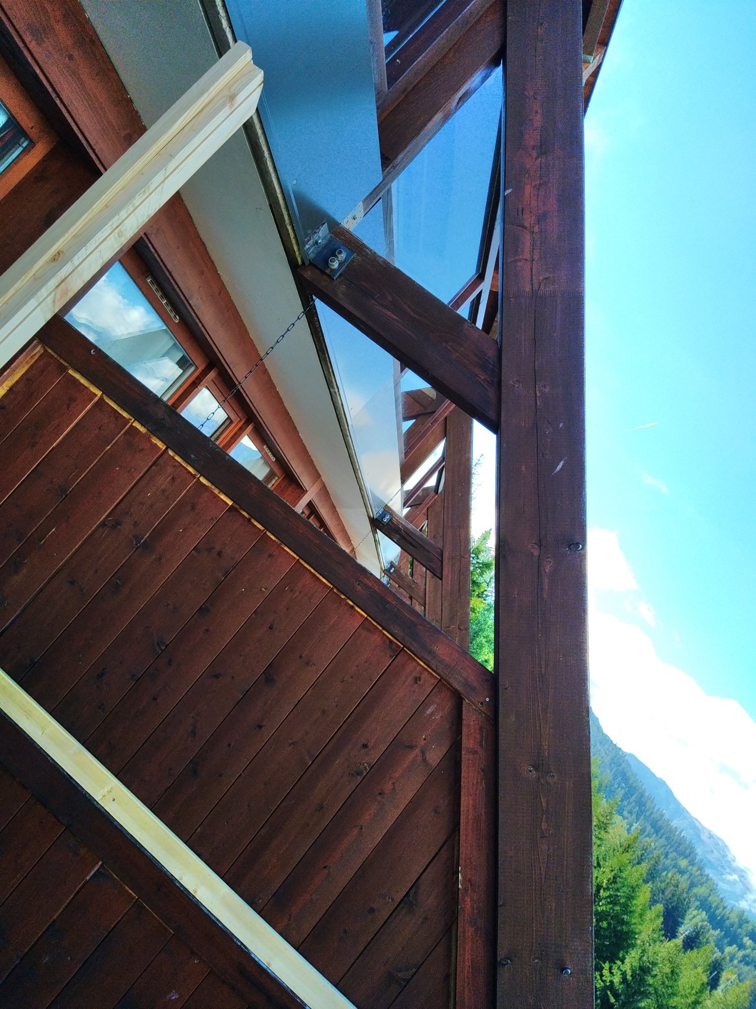 Travaux sur les éléments de structure et les séparations des balcons.