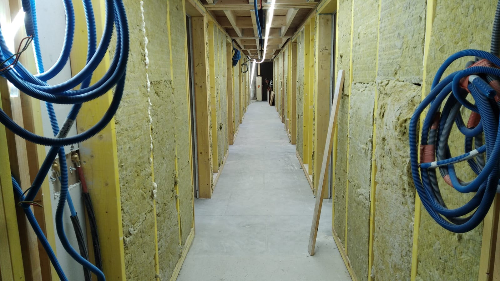 Les circulations et les accès aux logements prennent forme.